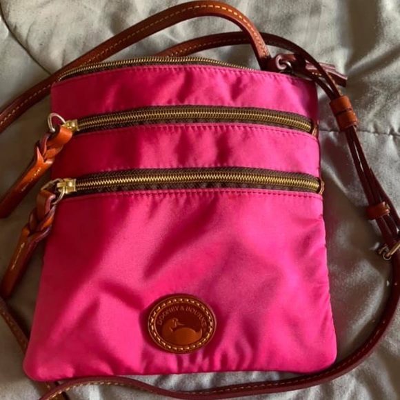 Authentic Dooney & Bourke crossbody - Picture 1 of 2